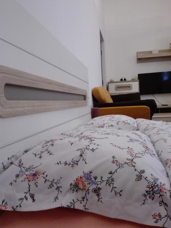 Apartamento Ava Republique Braşov Exterior foto