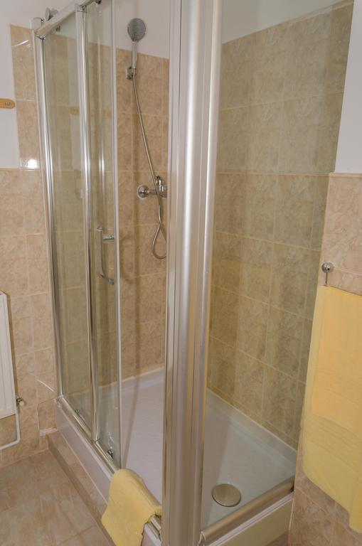 Apartamento Ava Republique Braşov Exterior foto