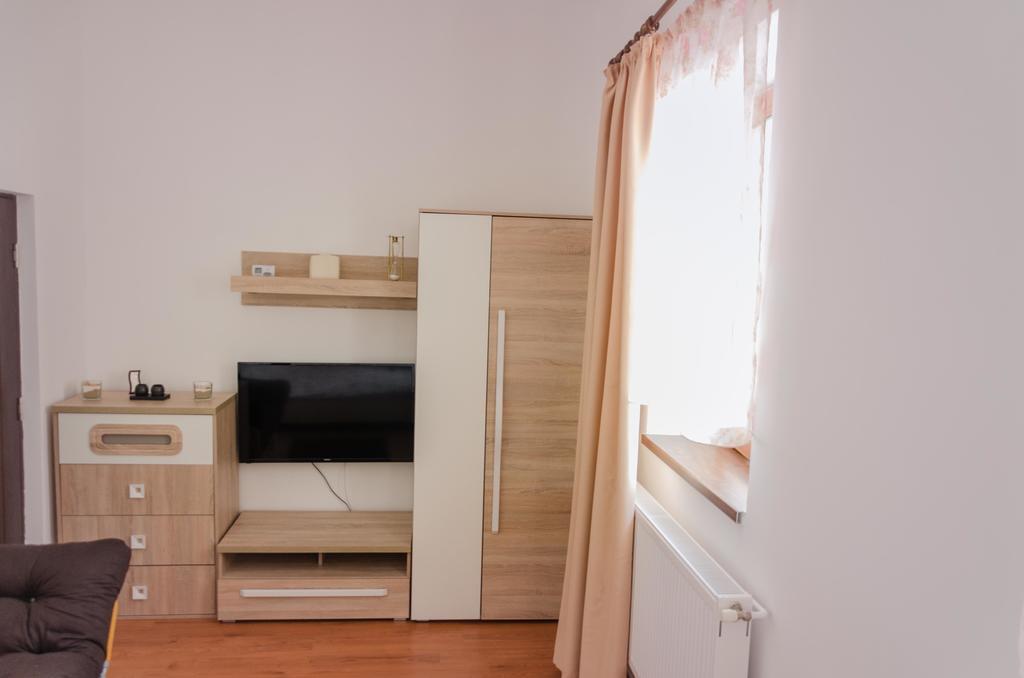 Apartamento Ava Republique Braşov Exterior foto